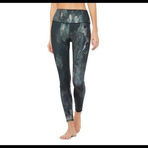 Alo Yoga High-Waist Airbrush Legging